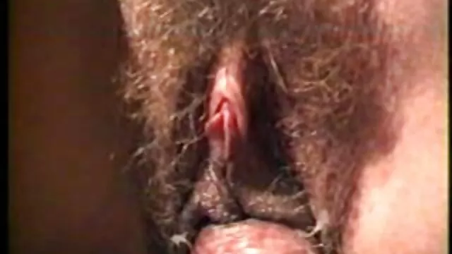 સેક્સી MILF તેના વીસ વર્ષના પાડોશી દ્વારા બીપી સેક્સી પિક્ચર તેની ભીની ચૂતમાં ચોદવામાં આવી રહી છે.